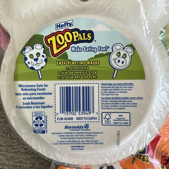 Hefty Zoo Pals 7 3/4 in Paper Plates for Kids Assorted Animal Designs 165 Total - Picture 2 of 2